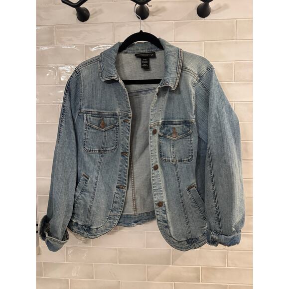 Venezia Light Wash Blue Denim Jean Jacket Size 14/16 - Picture 2 of 4